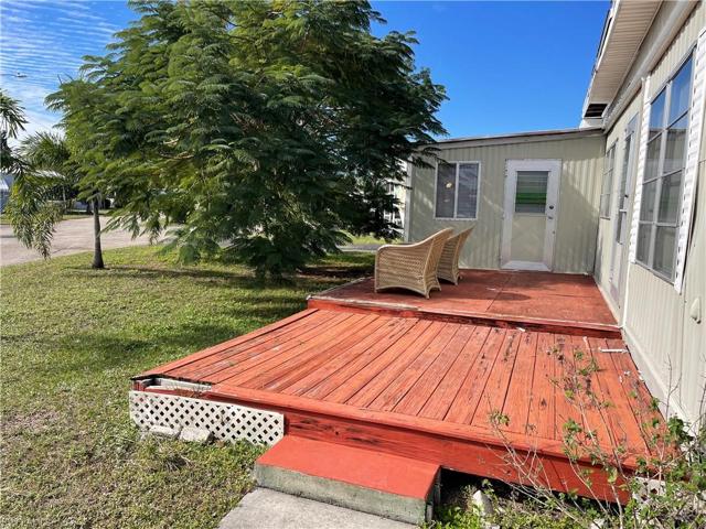 123  Flame  LN, North Fort Myers, FL 33917