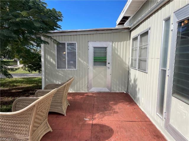 123  Flame  LN, North Fort Myers, FL 33917