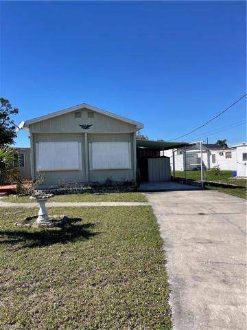 123  Flame  LN, North Fort Myers, FL 33917