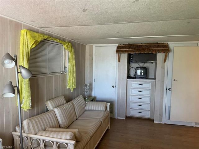 123  Flame  LN, North Fort Myers, FL 33917