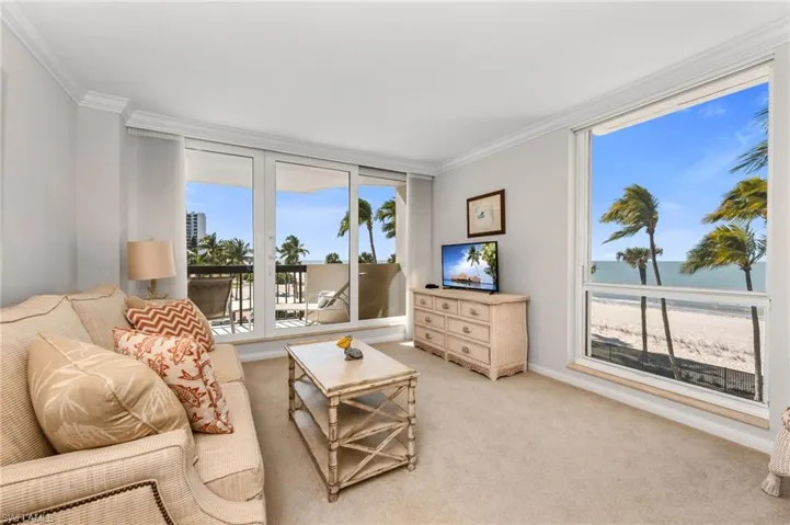 Guest Bedroom w/ Gulf Views & Balcony Access