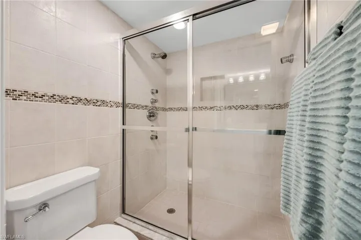 Master Shower Equipped w/ Body Jets