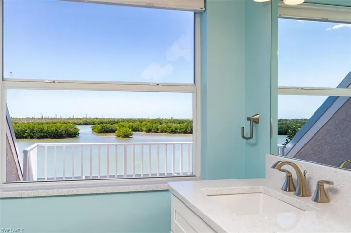 5427  Osprey  CT, Sanibel, FL 33957
