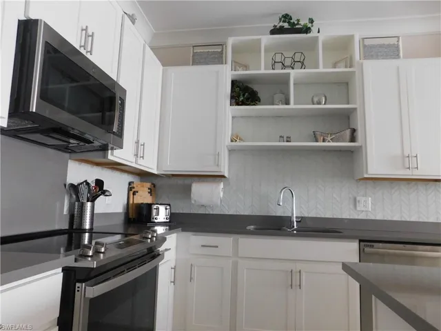 163  Indies E DR, Naples, FL 34114