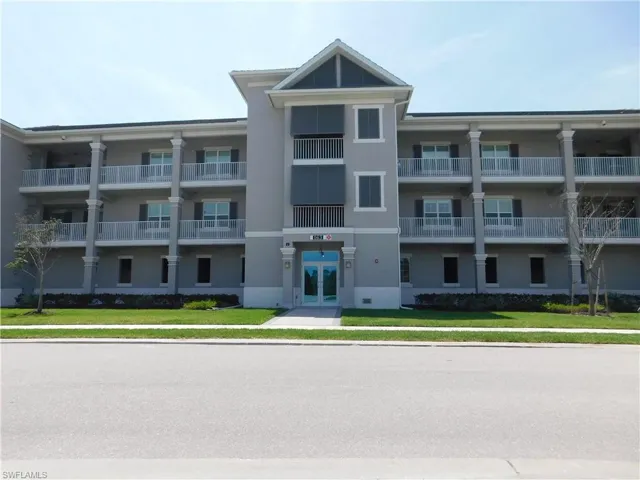 163  Indies E DR, Naples, FL 34114