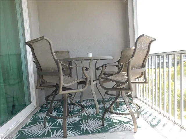163  Indies E DR, Naples, FL 34114