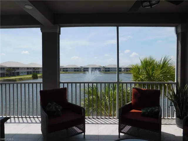 163  Indies E DR, Naples, FL 34114