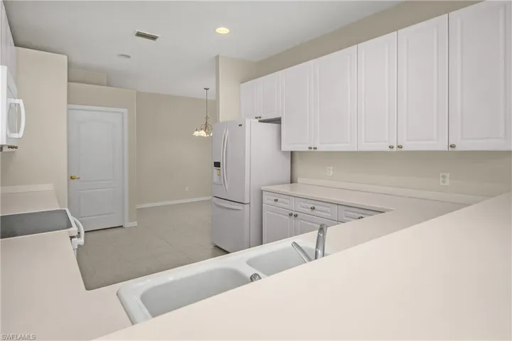 2045 Crestview Way A10, Naples, Florida 34119