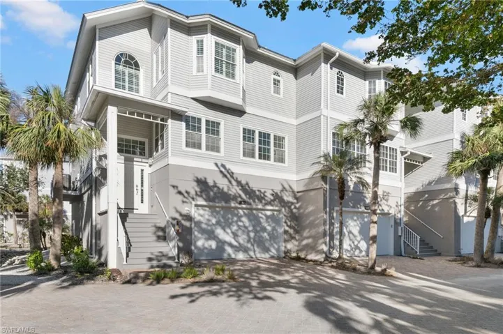 166  Barefoot  CIR, Bonita Springs, FL 34134