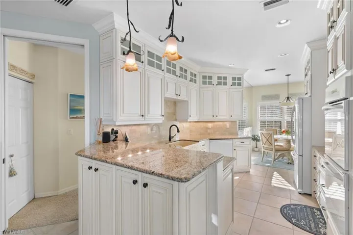 166  Barefoot  CIR, Bonita Springs, FL 34134