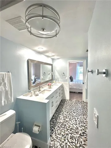 9828  Luna  CIR, Naples, FL 34109