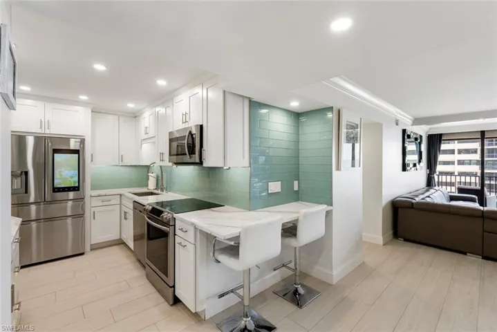 4005  Gulf Shore N BLVD, Naples, FL 34103