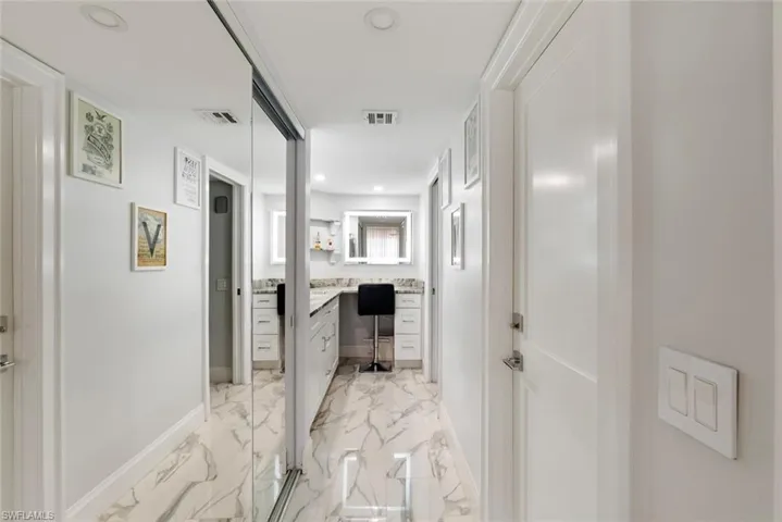 4005  Gulf Shore N BLVD, Naples, FL 34103