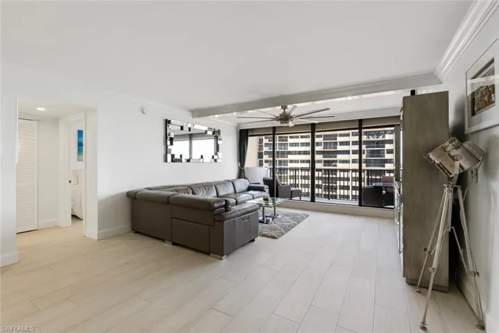4005  Gulf Shore N BLVD, Naples, FL 34103