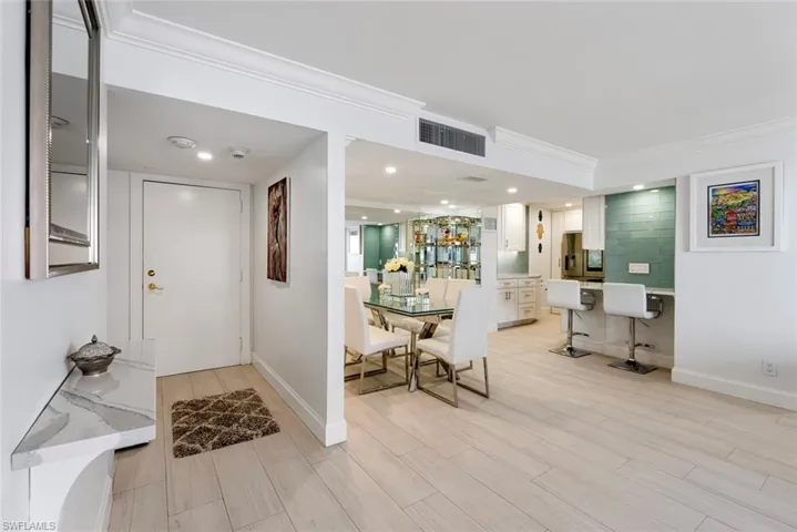 4005  Gulf Shore N BLVD, Naples, FL 34103