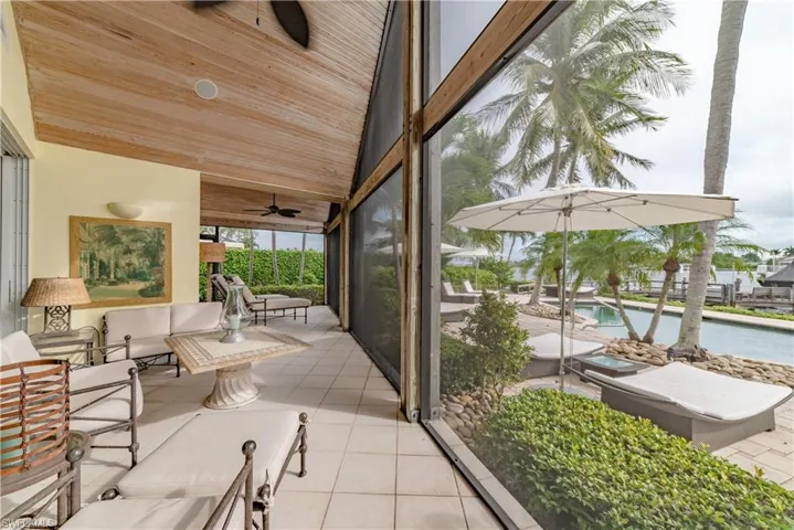 883  Galleon  DR, Naples, FL 34102