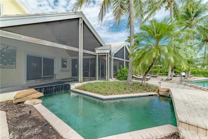 883  Galleon  DR, Naples, FL 34102