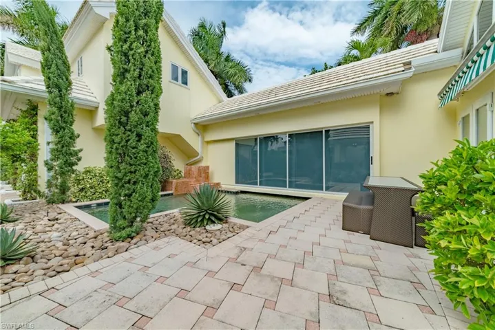 883  Galleon  DR, Naples, FL 34102