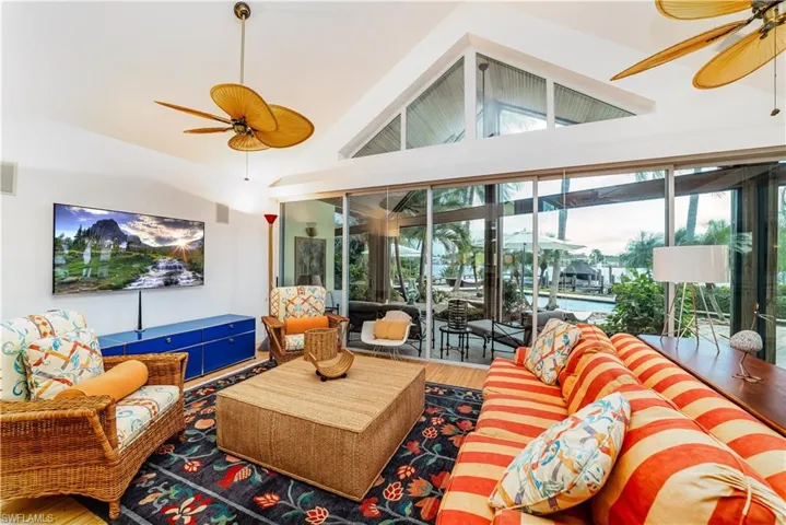 883  Galleon  DR, Naples, FL 34102