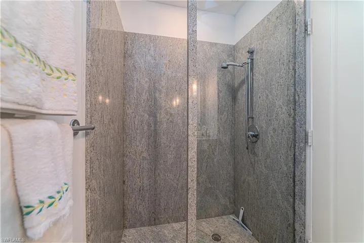 883  Galleon  DR, Naples, FL 34102