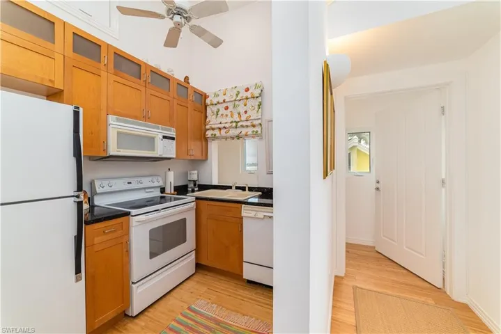 883  Galleon  DR, Naples, FL 34102