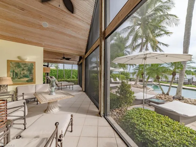 883  Galleon  DR, Naples, FL 34102