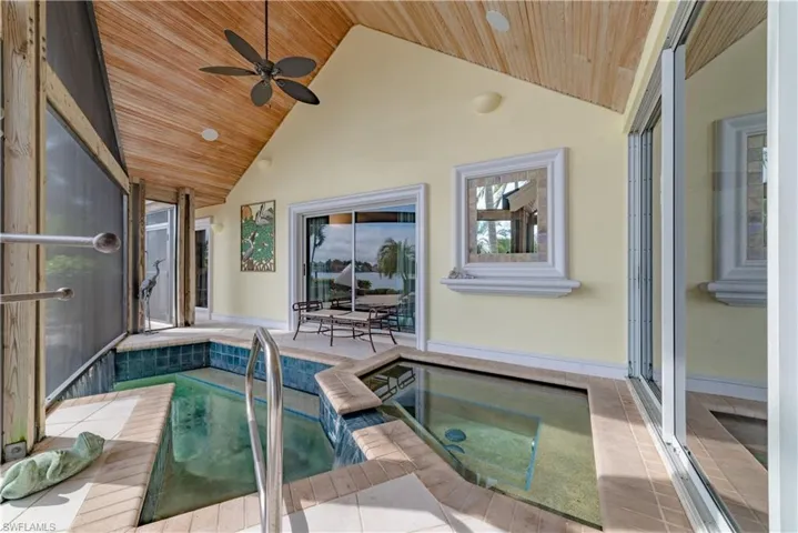 883  Galleon  DR, Naples, FL 34102