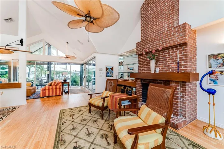 883  Galleon  DR, Naples, FL 34102
