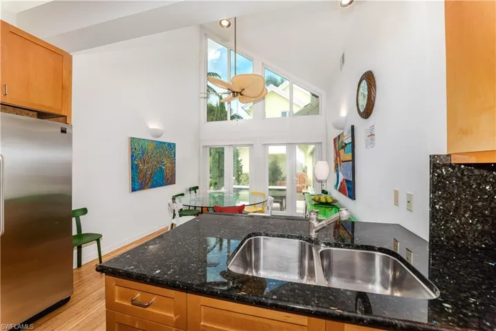 883  Galleon  DR, Naples, FL 34102