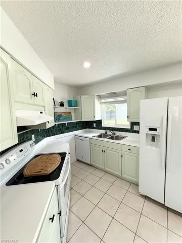 24  Charwood  CIR, Lehigh Acres, FL 33936