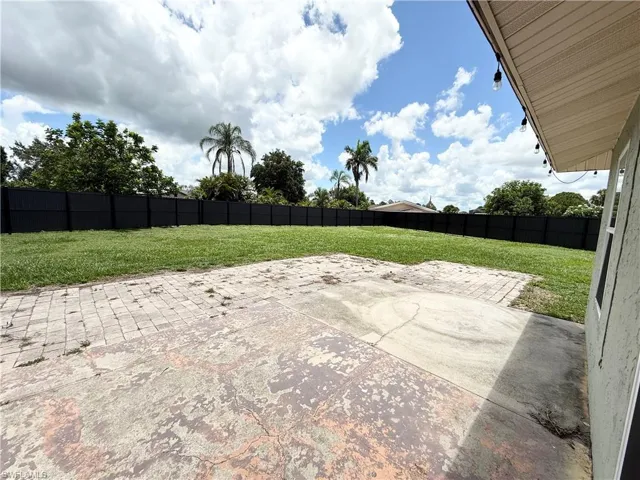 24  Charwood  CIR, Lehigh Acres, FL 33936