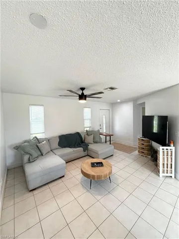 24  Charwood  CIR, Lehigh Acres, FL 33936
