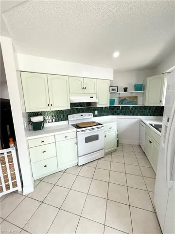 24  Charwood  CIR, Lehigh Acres, FL 33936