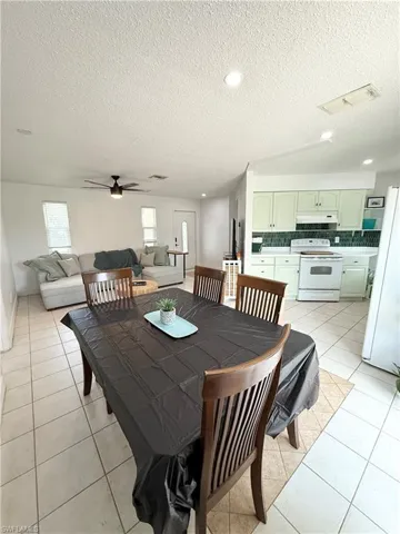 24  Charwood  CIR, Lehigh Acres, FL 33936