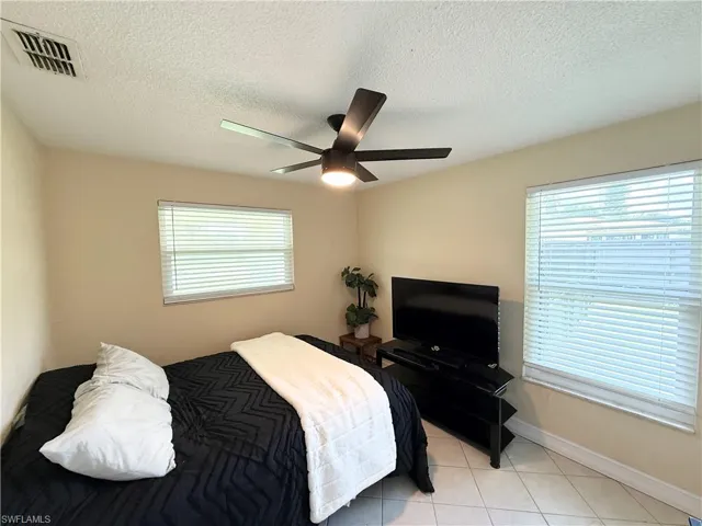 24  Charwood  CIR, Lehigh Acres, FL 33936