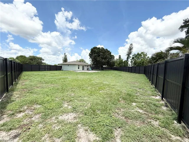 24  Charwood  CIR, Lehigh Acres, FL 33936