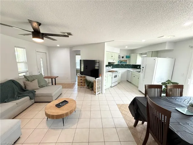 24  Charwood  CIR, Lehigh Acres, FL 33936