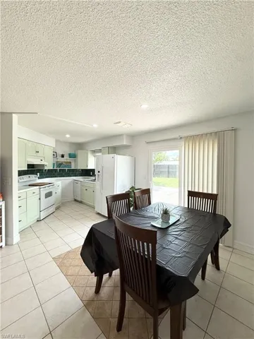 24  Charwood  CIR, Lehigh Acres, FL 33936