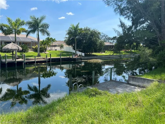428 SE 13th Ter freshwater canal with Southern exposure, seawall and concrete dock already in place!