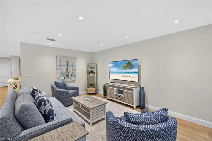 2721 W Gulf Dr 108, Sanibel, Florida 33957