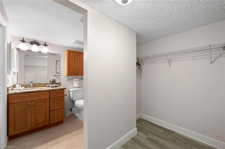 1350  Yesica Ann  CIR, Naples, FL 34110