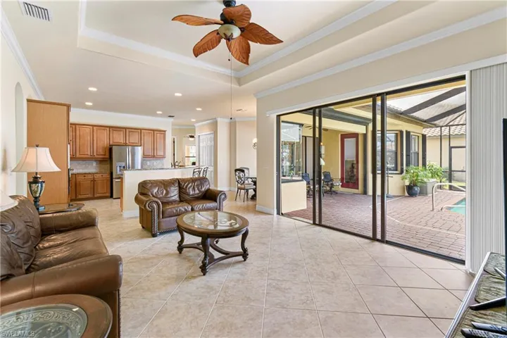 11326  Bluff Oak  LN, Fort Myers, FL 33912