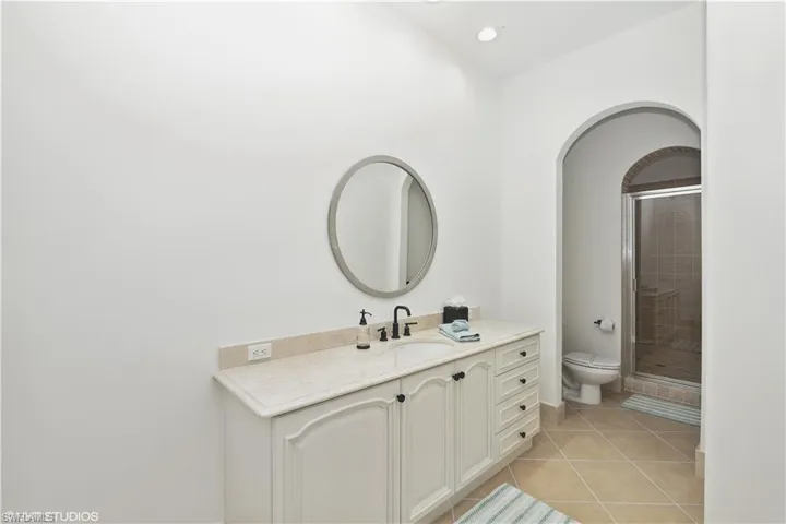2nd Bedroom's Bathroom
