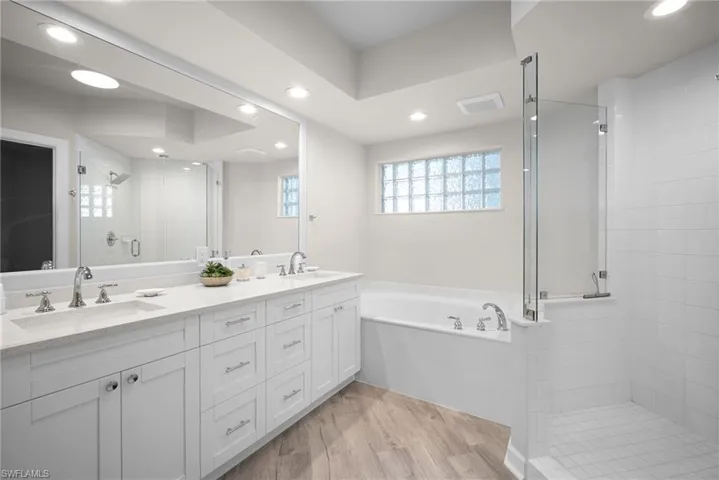 300  Dunes  BLVD, Naples, FL 34110