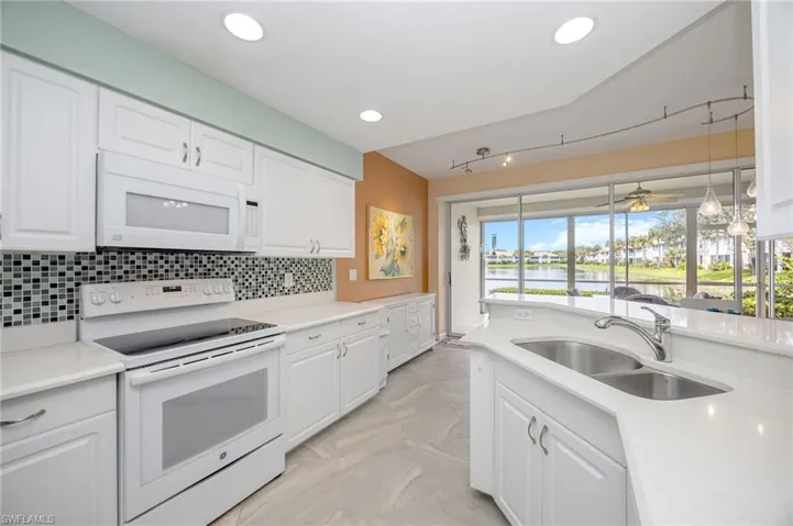 7702 Gardner Dr 102, Naples, Florida 34109