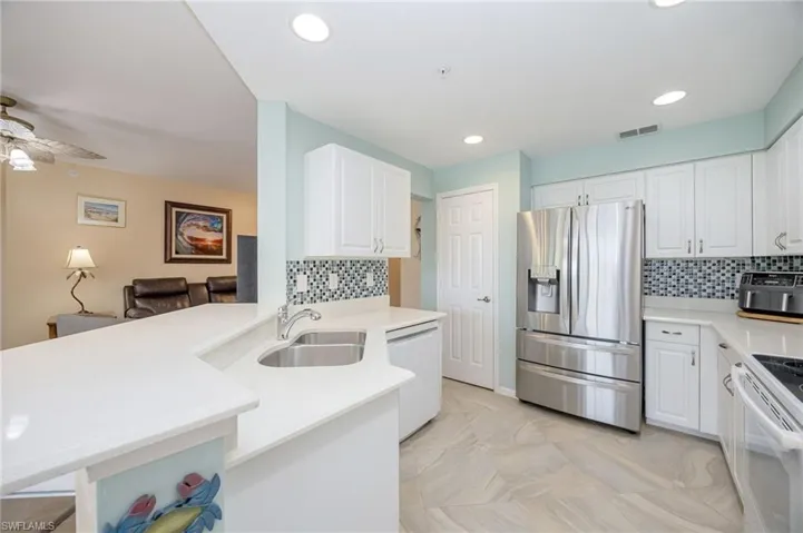 7702 Gardner Dr 102, Naples, Florida 34109
