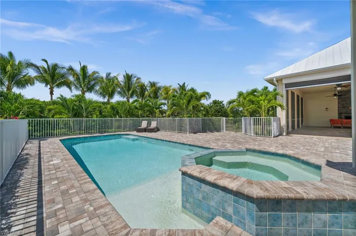 Pool & Spa