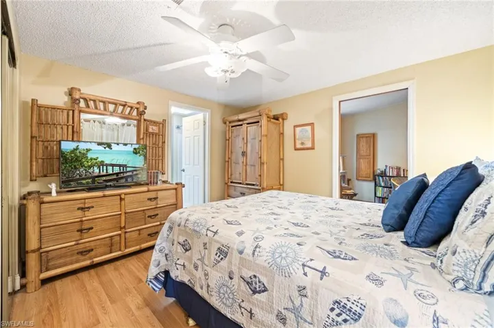 Guest bedroom