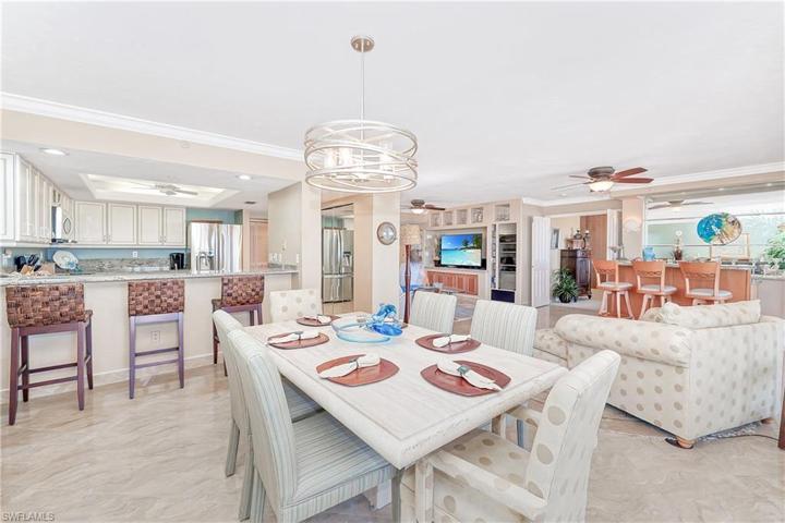 Open Concept Dining Area