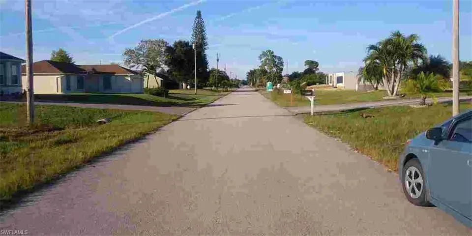 View of Ne 7th Ave Looking North